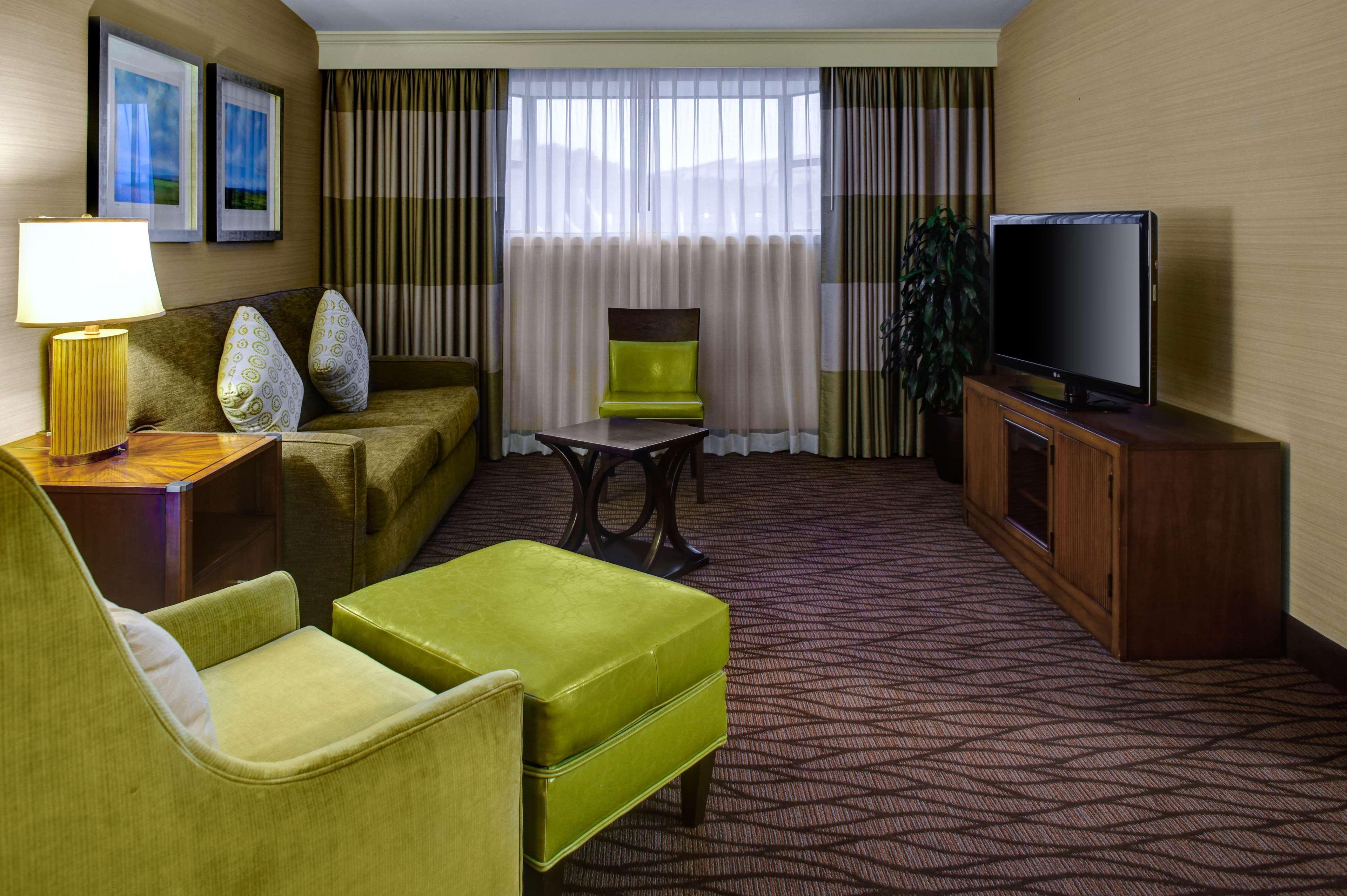 Hilton Garden Inn Monterey Exteriör bild