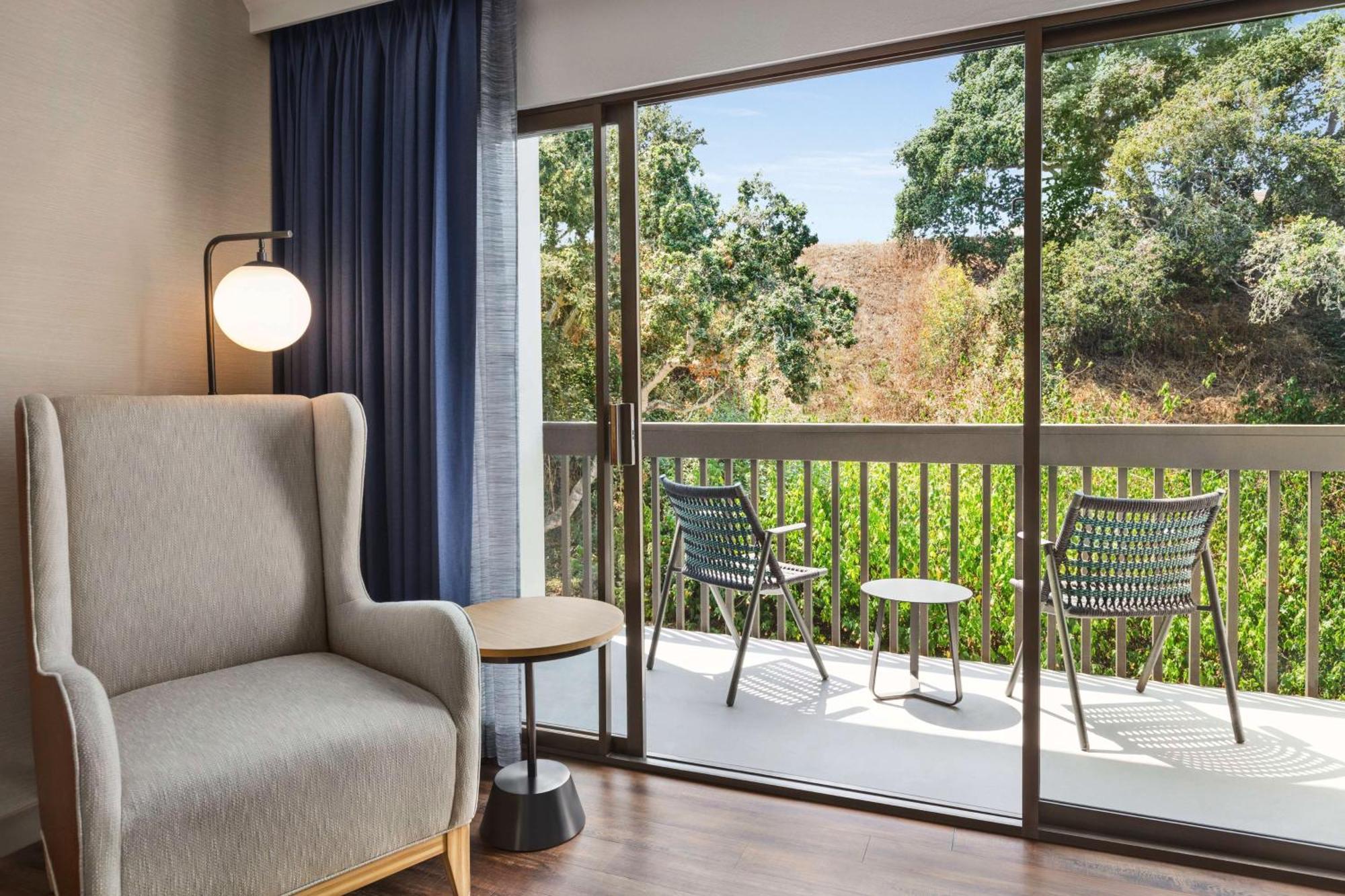 Hilton Garden Inn Monterey Exteriör bild